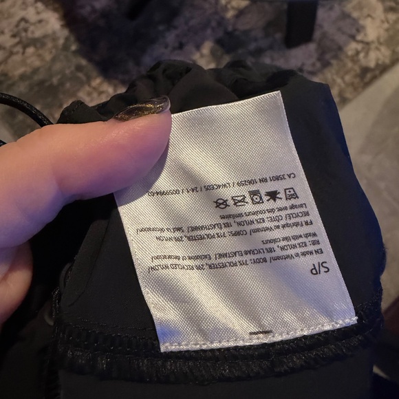 Lululemon Lightweight Hem-Cinch Bomber Jacket in Black Size Small - Picture 5 of 8